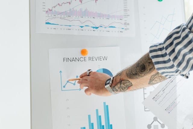 Die Ausgabenanalyse hilft Unternehmen, fundierte Entscheidungen zu treffen und Maßnahmen zur Kostenoptimierung umzusetzen.
