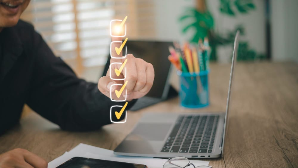 Der Genehmigungsworkflow legt fest wie Aufgaben oder Entscheidungen innerhalb einer Organisation genehmigt werden.