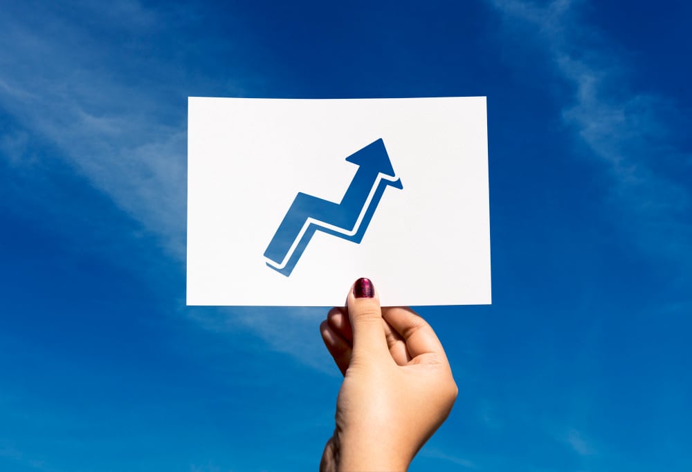 Ein KPI ist eine messbare Kennzahl, die verwendet wird, um die Leistung und Effizienz des Purchase-to-Pay-Prozesses zu bewerten