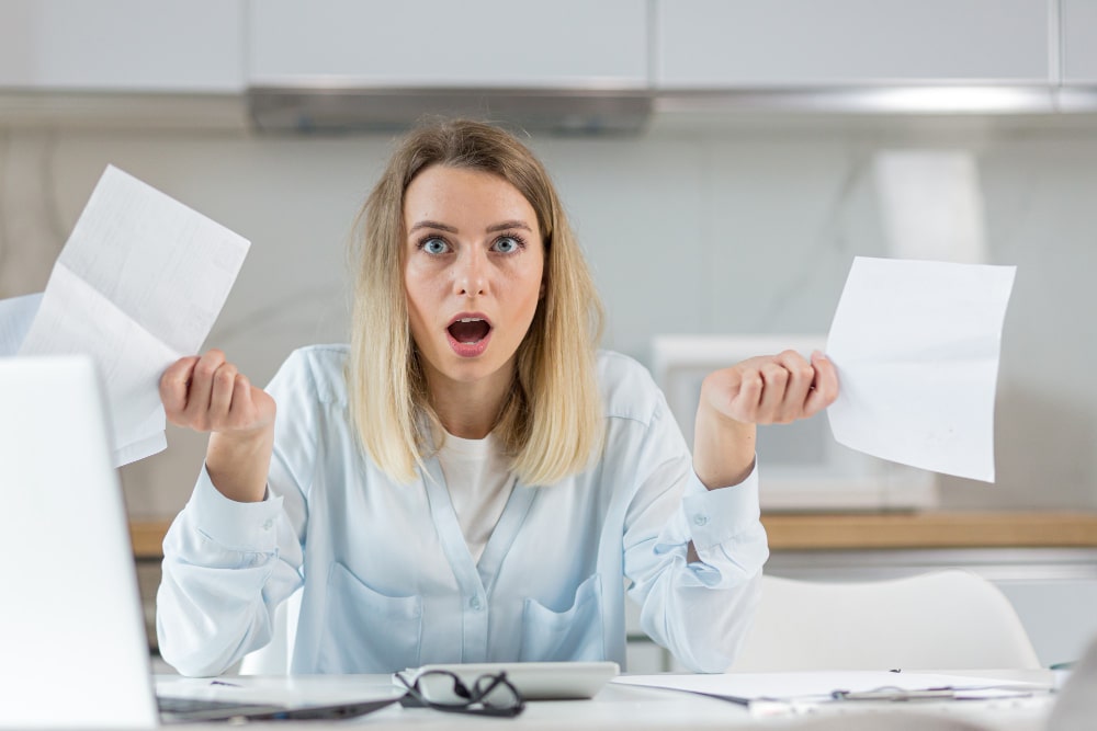 Overpayment bezieht sich auf eine Überzahlung, die bei einer Rechnung oder einer Zahlung im Purchase-to-Pay Prozess auftritt.